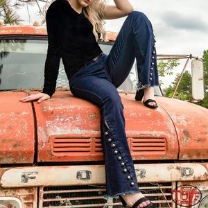 Cowgirl tuff button it up Jeans  26x35